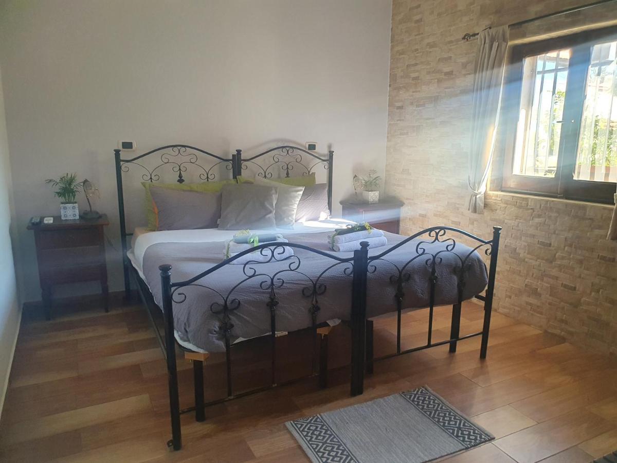 B&B Mandorla Amara Джоя-дель-Колле Экстерьер фото
